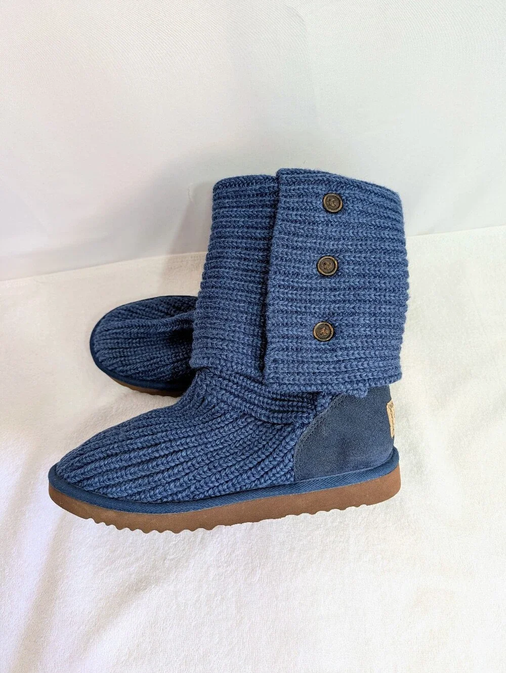 UGG Classic Cardy Knit Woven Boots Women’s US 9 Sheepskin Lined 3 Button Blue